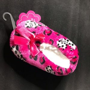 ✅🆕Kids Plush, cozy slippers size 8-10